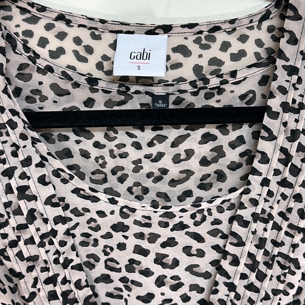 Cabi Leopard Flutter Ruffle Tank Small‎ - Picture 4 of 7